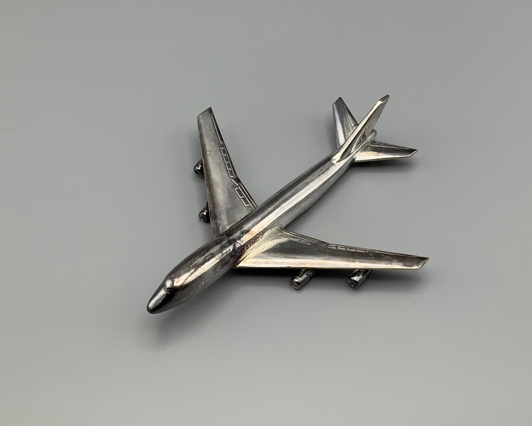 Image: model airplane: Japan Air Lines, Boeing 747