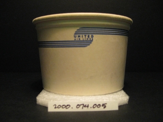 Image: soup cup: United Air Lines
