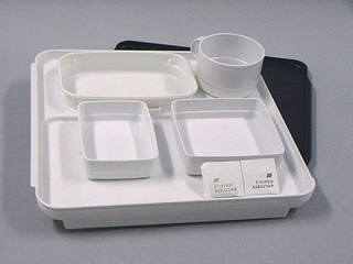 Image: meal tray: United Airlines