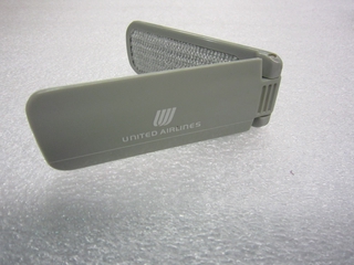 Image: lint brush: United Airlines