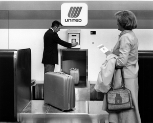 Image: photograph: San Francisco International Airport (SFO), United Airlines