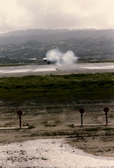 Image: photograph: American Airlines McDonnell Douglas DC-10, San Francisco International Airport (SFO)