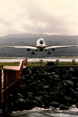 Image: photograph: United Airlines McDonnell Douglas DC-10, San Francisco International Airport (SFO)
