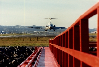 Image: photograph: San Francisco International Airport (SFO), Alaska Airlines Boeing 727