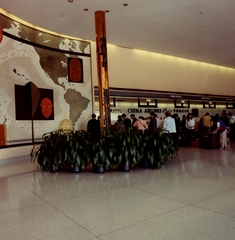 Image: photograph: San Francisco International Airport (SFO), Central Terminal