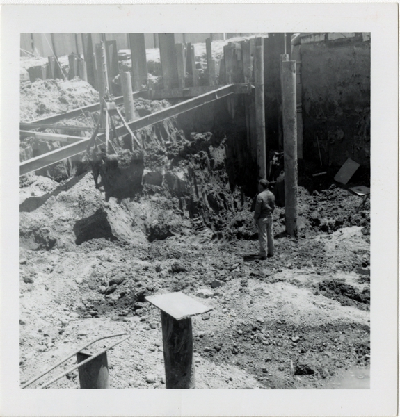 Image: photograph: San Francisco International Airport (SFO), construction
