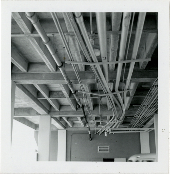 Image: photograph: San Francisco International Airport (SFO), construction