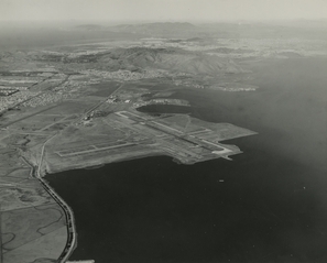 Image: photograph: San Francisco Airport, aerial view