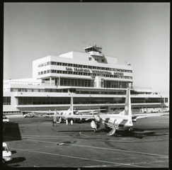 Image: photograph: San Francisco International Airport (SFO), Pacific Air Lines