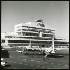 Image: photograph: San Francisco International Airport (SFO), Pacific Air Lines