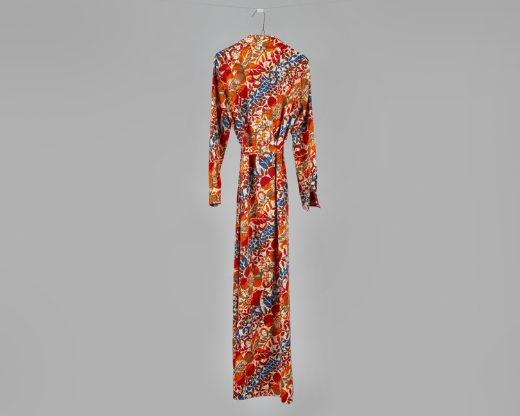 Image: stewardess dress: United Air Lines, Hawai’i service