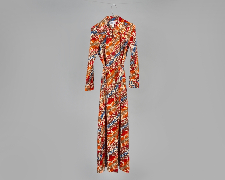 Image: stewardess dress: United Air Lines, Hawai’i service