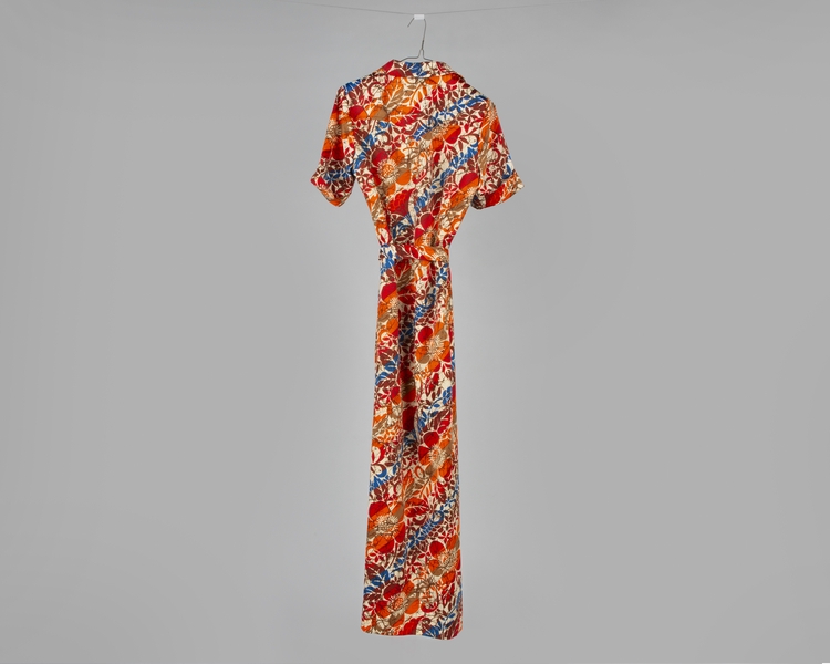 Image: stewardess dress: United Air Lines, Hawai’i service