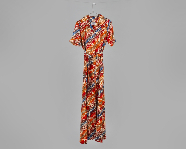 Image: stewardess dress: United Air Lines, Hawai’i service