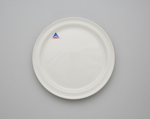 Image: entree plate: Delta Air Lines