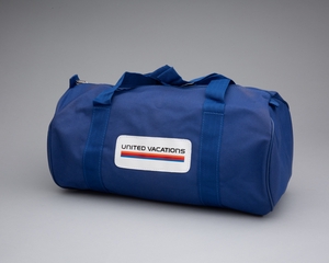 Image: duffle bag: United Airlines, United Vacations