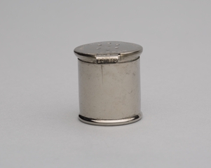 Image: pepper shaker: American Airlines
