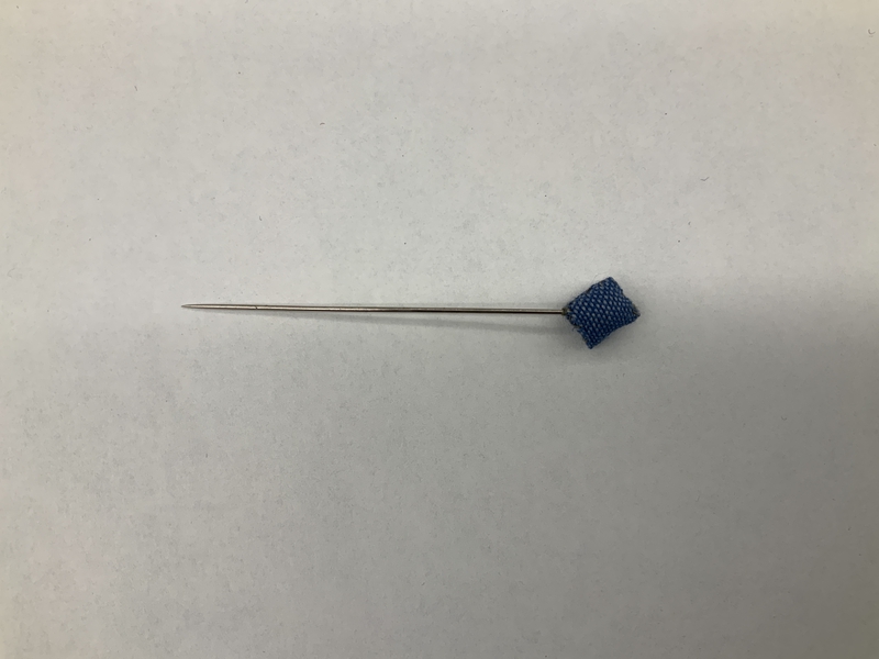 Image: stewardess hat pin: United Air Lines, summer