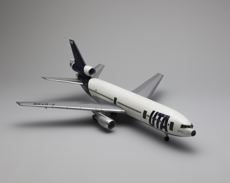 Image: model airplane: Union de Transports Aériens (UTA), McDonnell Douglas DC-10-30