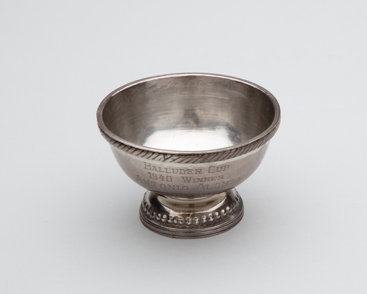 Image: lawn bowling trophy: Pan American Airways