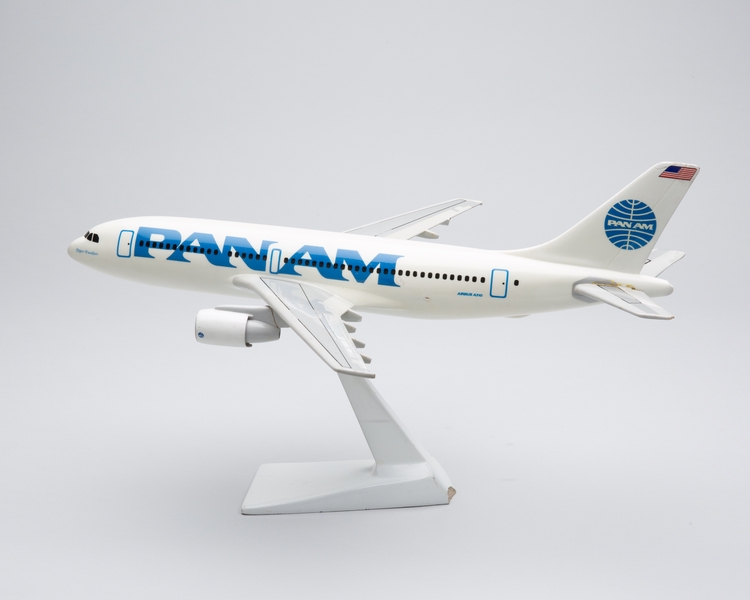Image: model airplane: Pan American World Airways, Airbus A310 Clipper Frankfurt