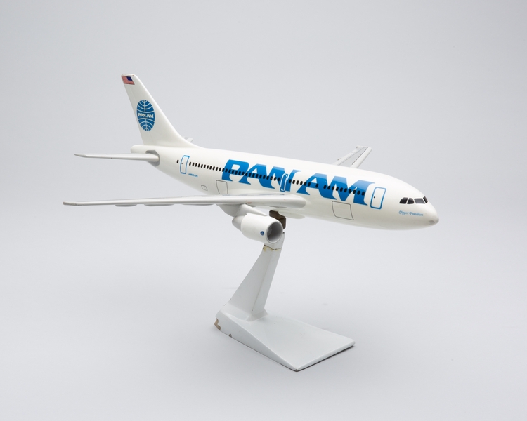 Image: model airplane: Pan American World Airways, Airbus A310 Clipper Frankfurt
