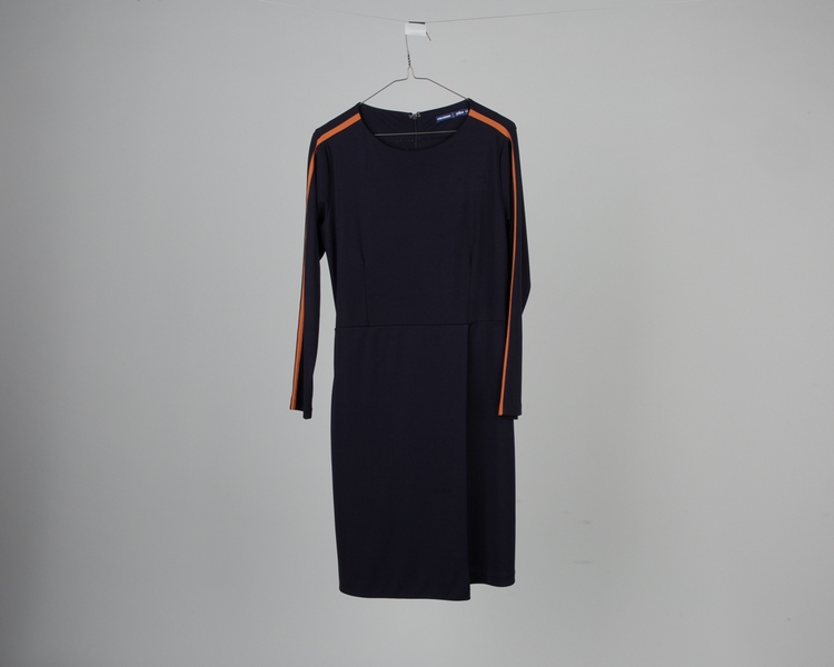 Image: flight attendant dress: JetBlue Airways