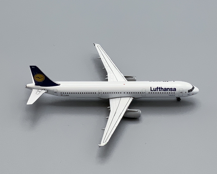 Image: miniature model airplane: Lufthansa German Airlines, Airbus A321