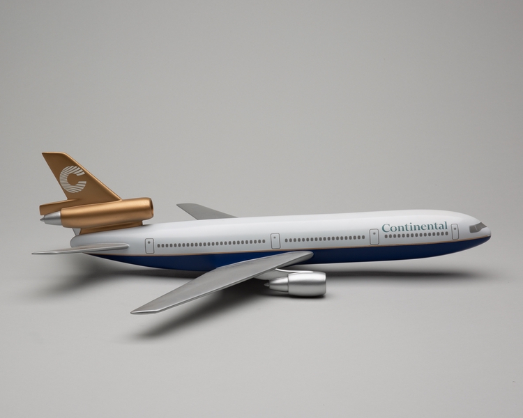 Image: model airplane: Continental Airlines, McDonnell Douglas DC-10, proposed livery
