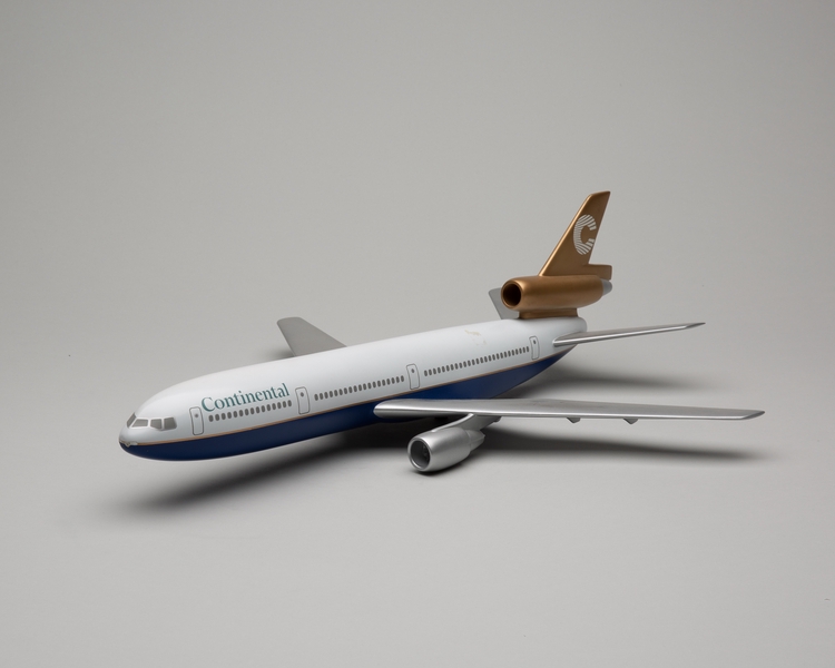 Image: model airplane: Continental Airlines, McDonnell Douglas DC-10, proposed livery