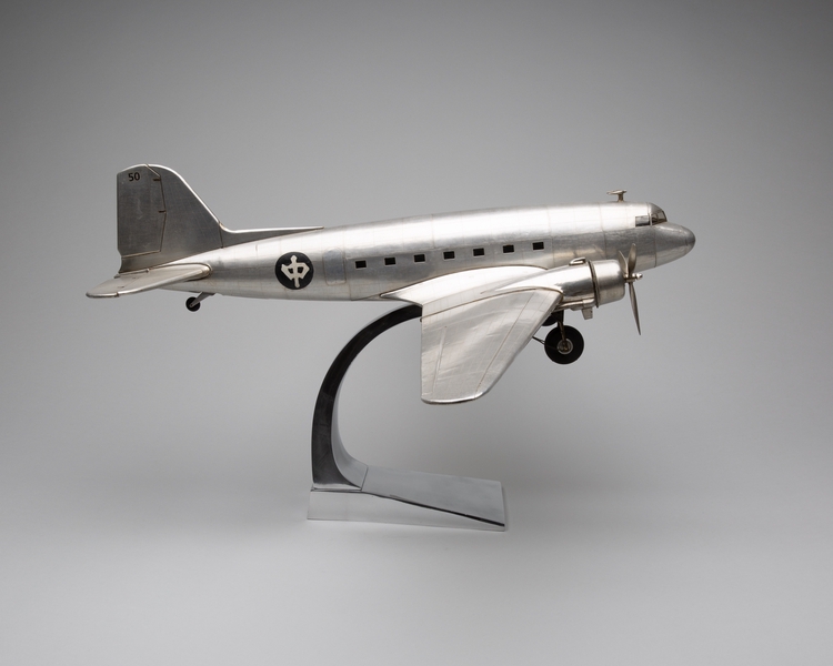 Image: model airplane: CNAC (China National Aviation Corporation), Douglas DC-3