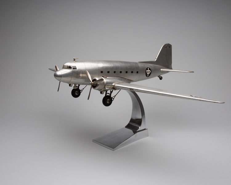 Image: model airplane: CNAC (China National Aviation Corporation), Douglas DC-3