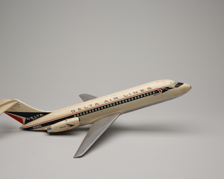 Image: model airplane: Delta Air Lines, Douglas DC-9