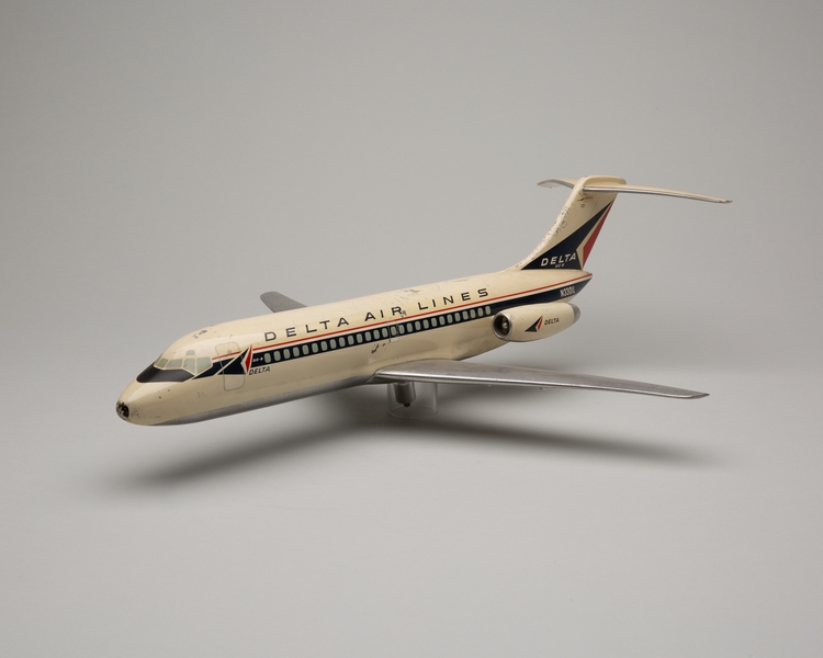 Image: model airplane: Delta Air Lines, Douglas DC-9