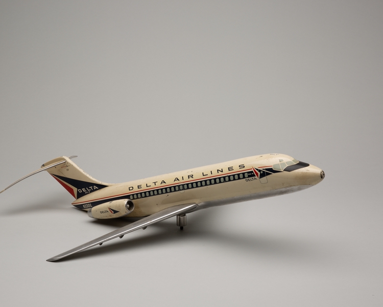 Image: model airplane: Delta Air Lines, Douglas DC-9