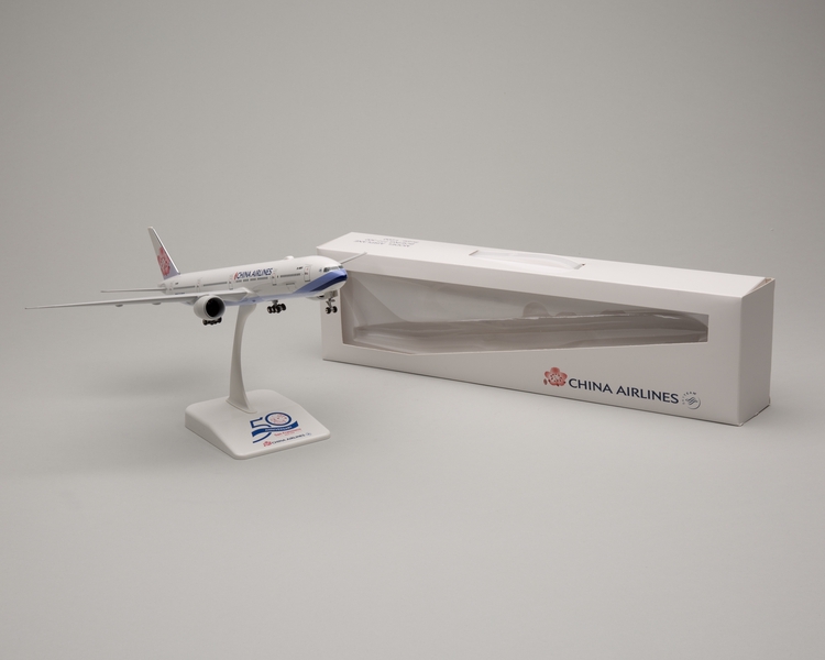 Image: model airplane: China Airlines, Boeing 777-300