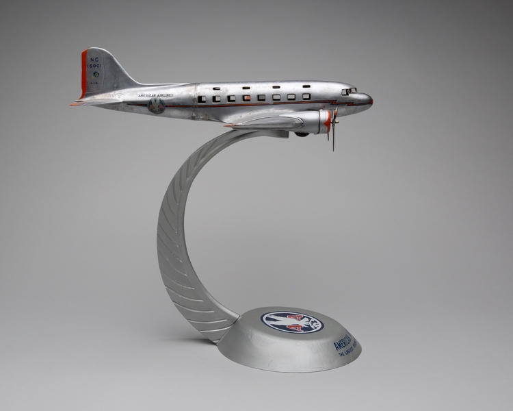 Image: model airplane: American Airlines, Douglas (DC-3) DST