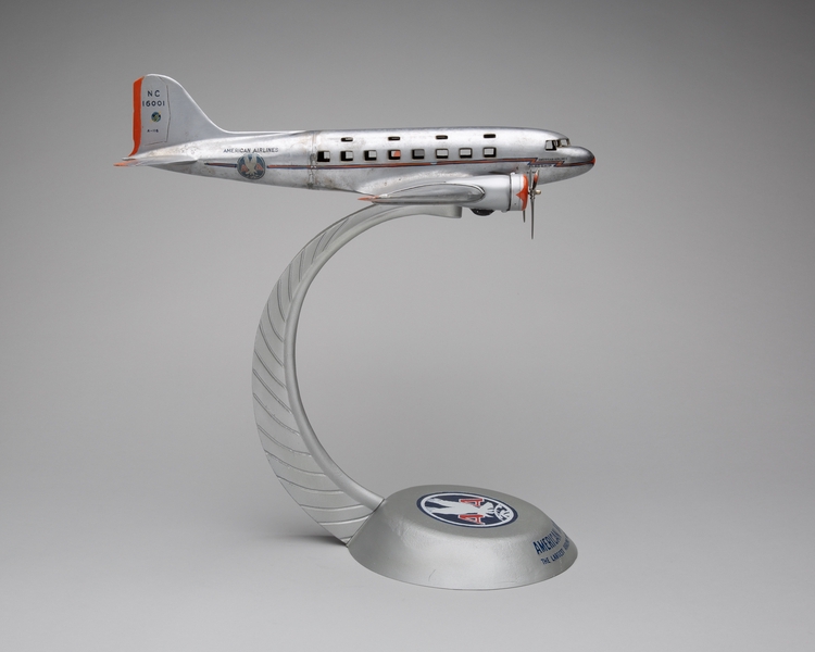 Image: model airplane: American Airlines, Douglas (DC-3) DST