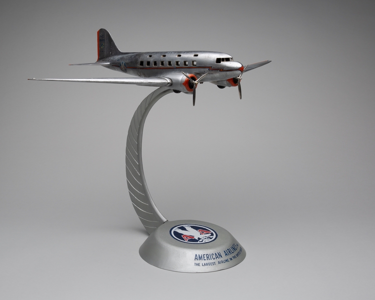 Image: model airplane: American Airlines, Douglas (DC-3) DST