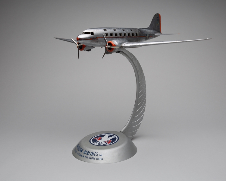 Image: model airplane: American Airlines, Douglas (DC-3) DST