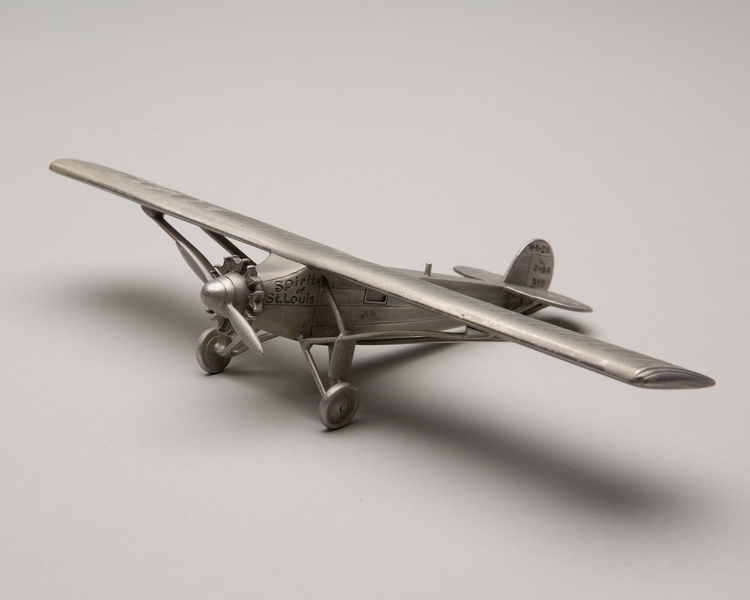Image: model airplane: Ryan NYP Spirit of St. Louis