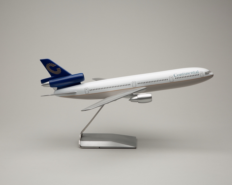 Image: model airplane: Continental Airlines, McDonnell Douglas DC-10, proposed livery