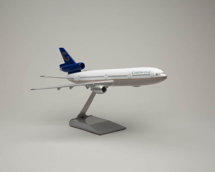 Image: model airplane: Continental Airlines, McDonnell Douglas DC-10, proposed livery