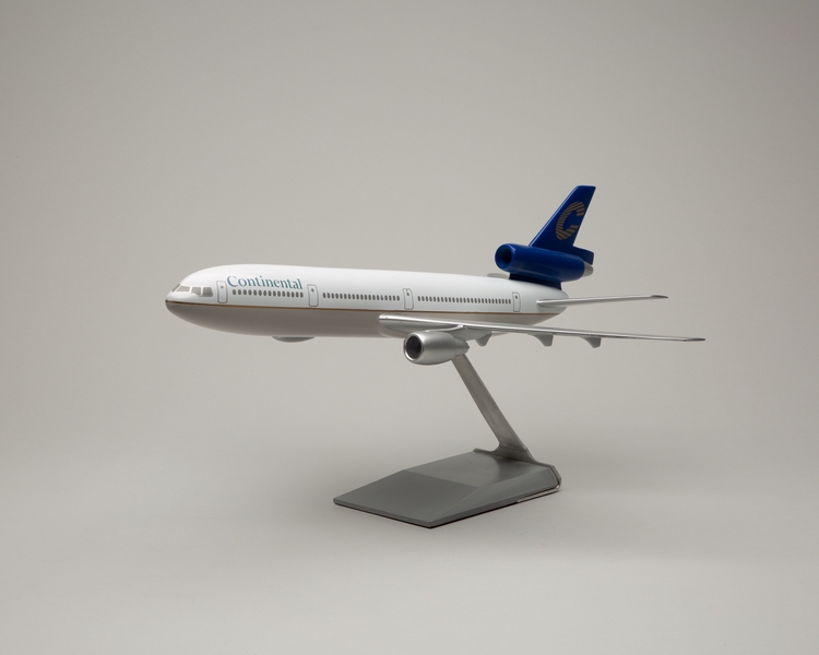 Image: model airplane: Continental Airlines, McDonnell Douglas DC-10, proposed livery
