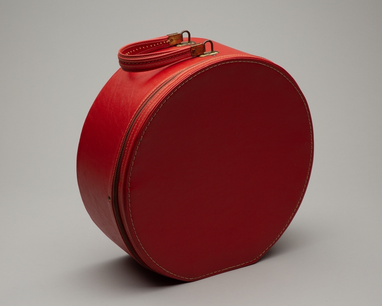 Image: stewardess suitcase: Pacific Southwest Airlines (PSA)