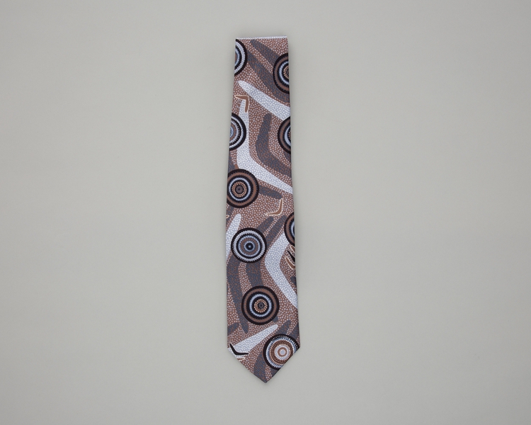 Image: flight attendant necktie (male): Qantas Airways