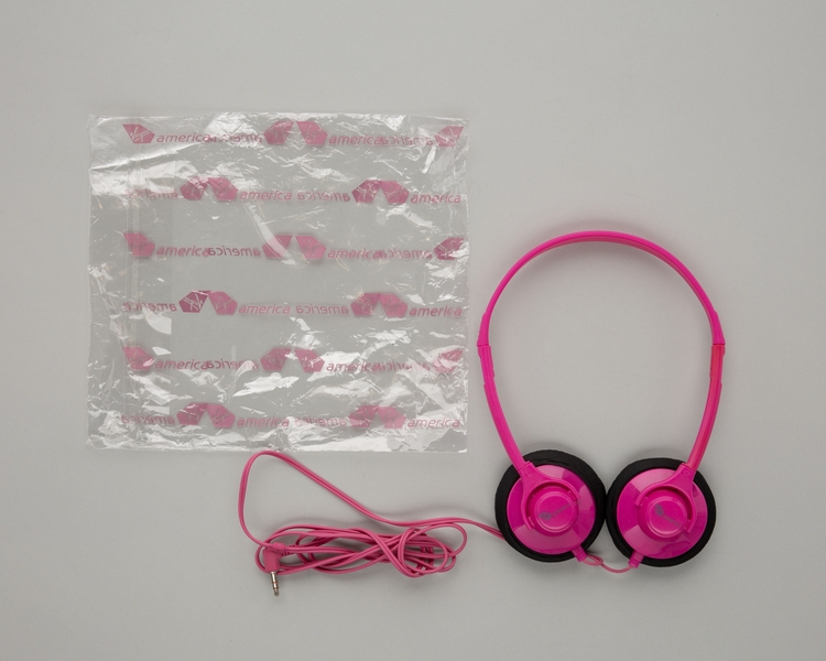 Image: inflight headset: Virgin America