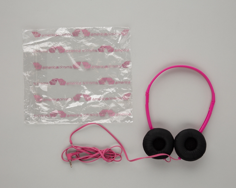 Image: inflight headset: Virgin America