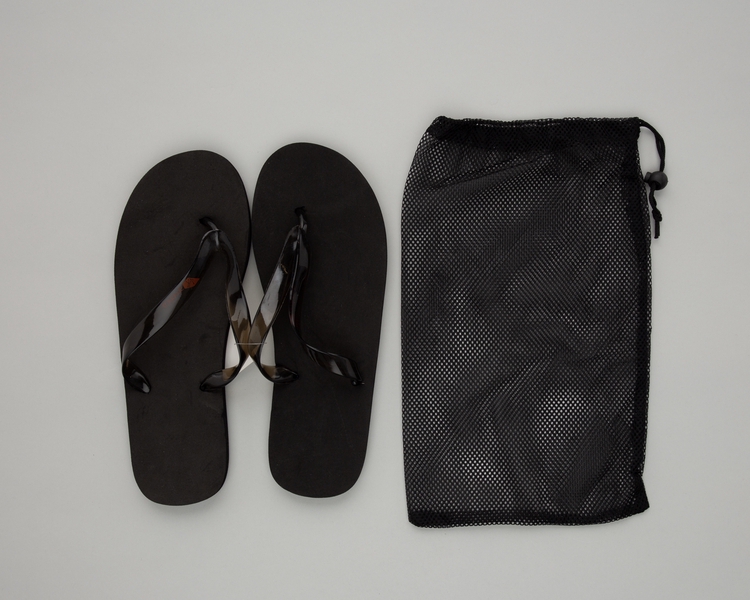 Image: flip-flops: Virgin America