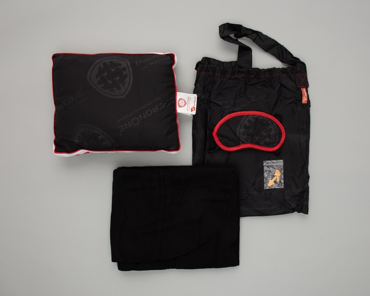 Image: sleep set: Virgin America